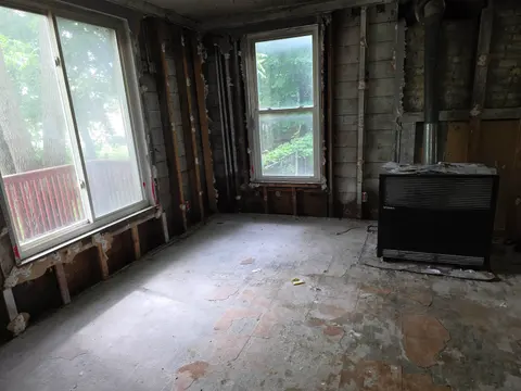 1331 S Jefferson Avenue, Saginaw MI 48601 photo 2