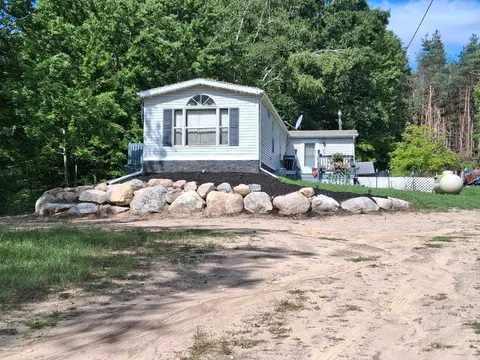 9713 N Glass Road, Farwell MI 48622-9260 home for sale