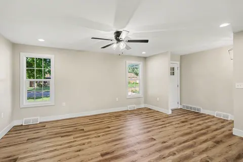 602 Webb Drive, Bay City MI 48706 photo 3