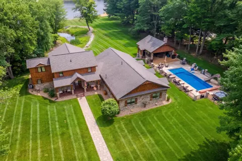 4074 Pineway Drive, Gladwin MI 48624 home for sale