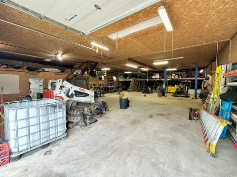 2869 Vogue Boulevard, Saginaw MI 48603 photo 3