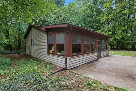 3814 S Towerline Road, Bridgeport MI 48722 photo 4