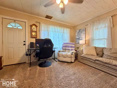 420 E King Street, Owosso MI 48867 photo 2