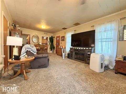 420 E King Street, Owosso MI 48867 photo 4