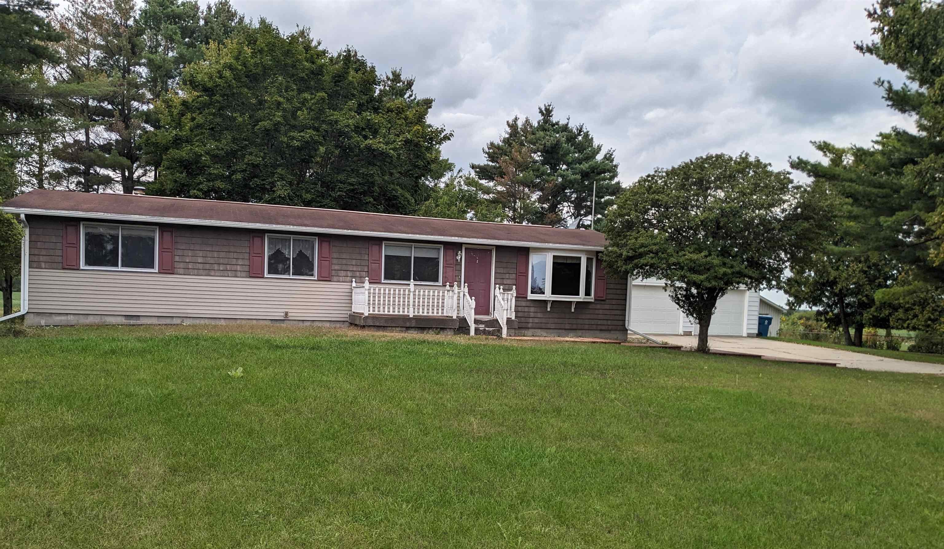 4711 N Elevator Road, Pinconning MI 48650 photo 1