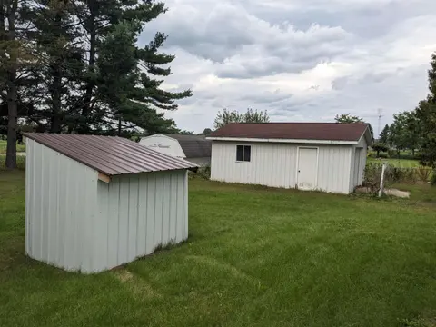 4711 N Elevator Road, Pinconning MI 48650 photo 5
