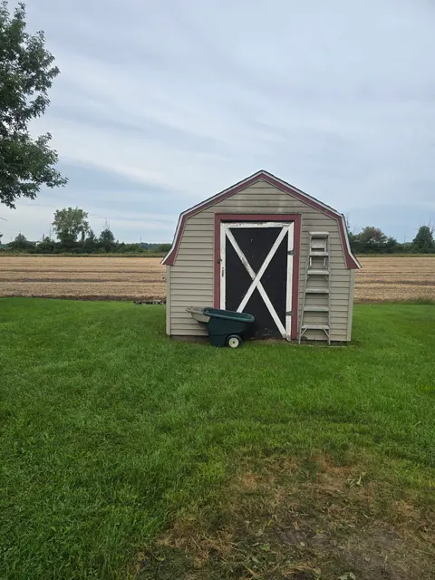 277 N Elevator Road, Linwood MI 48634-9302 photo 3