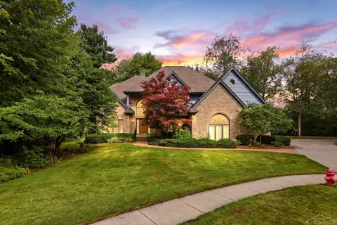 6119 Courtside, Midland MI 48642 home for sale