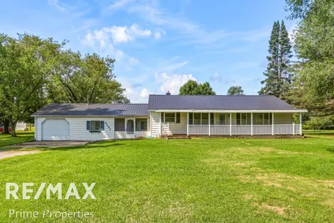 9284 Bray Road, Millington MI 48746-9521 photo 2