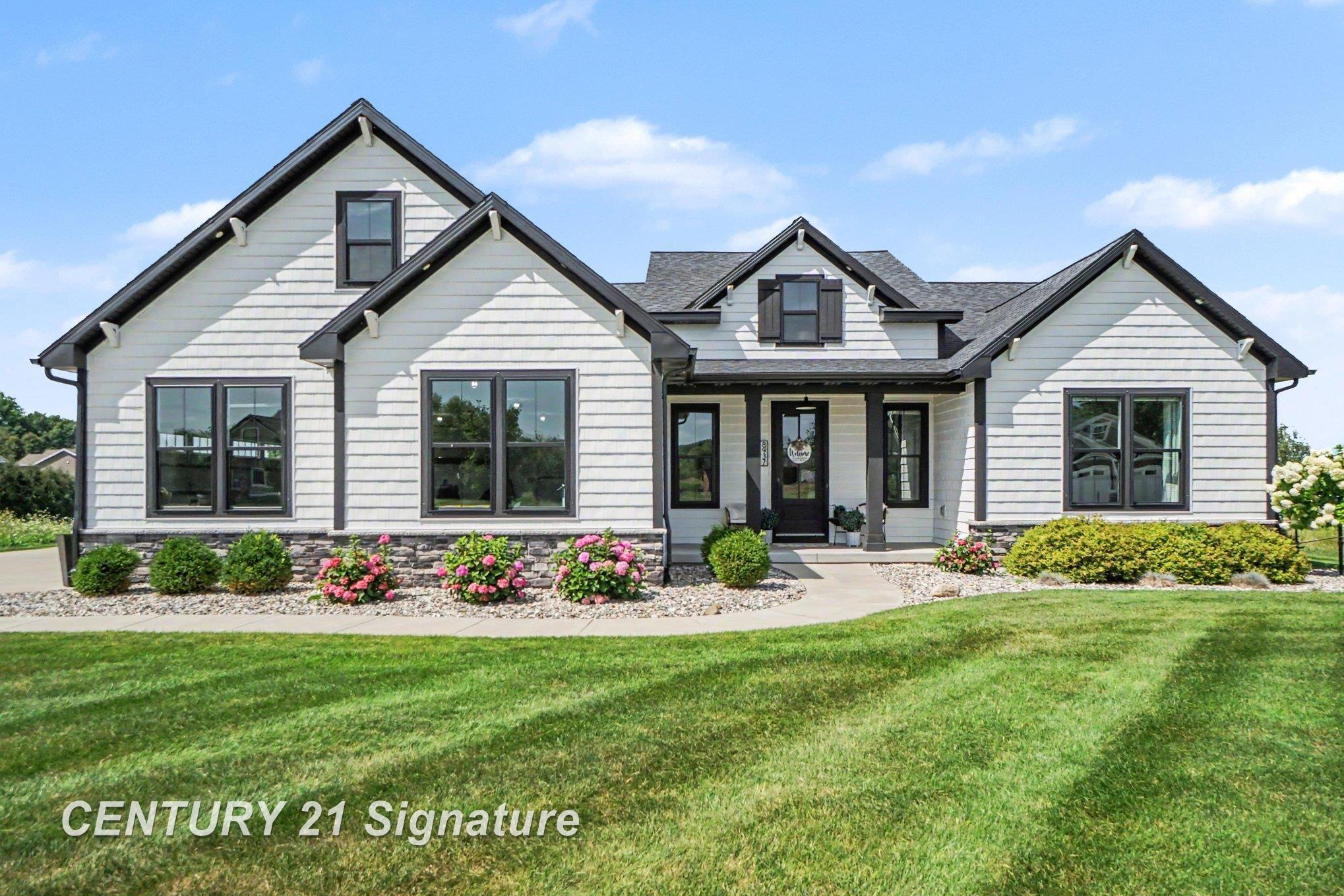 8937 N Meadows Court, Freeland MI 48623 photo 1