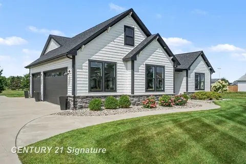 8937 N Meadows Court, Freeland MI 48623 photo 2