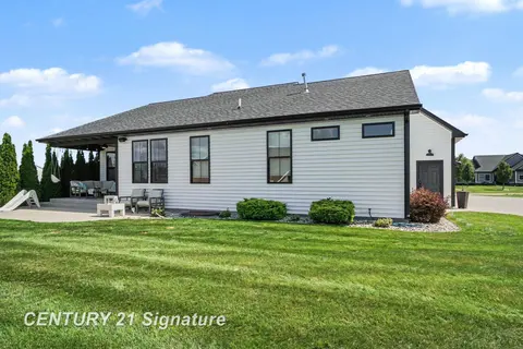 8937 N Meadows Court, Freeland MI 48623 photo 5