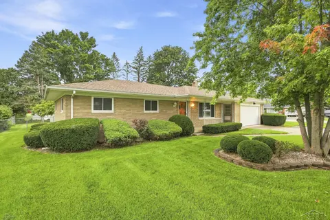 2520 Moonglow Drive, Saginaw MI 48603 home for sale