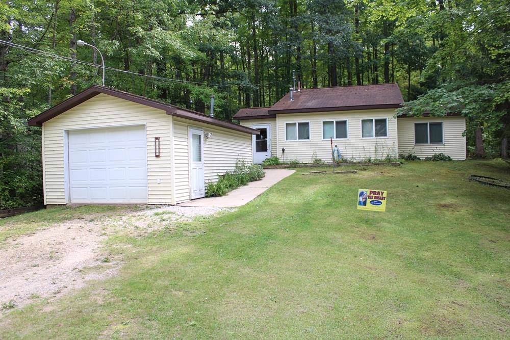 5042 Southwood Drive, Harrison MI 48625 photo 1