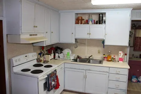 5042 Southwood Drive, Harrison MI 48625 photo 3