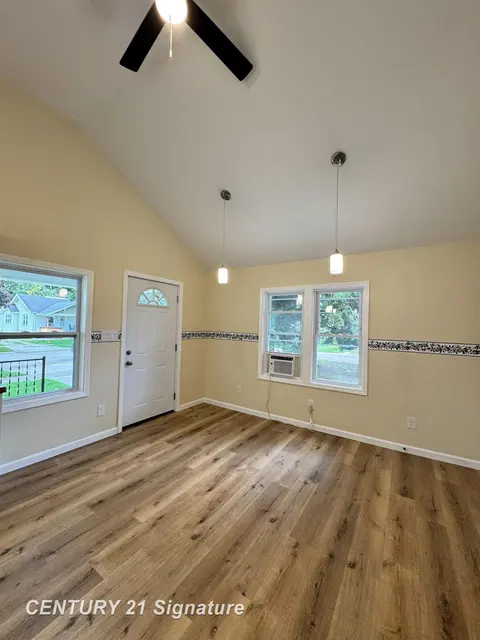 1910 Newberry Drive, Saginaw MI 48602 photo 2