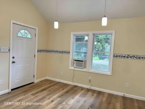 1910 Newberry Drive, Saginaw MI 48602 photo 3
