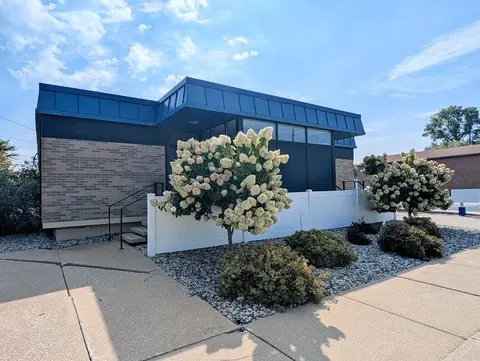 1304 N Sherman Street, Bay City MI 48708-0446 photo 2