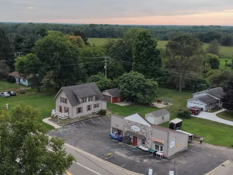 7008 & 7010 S M52 Highway, Owosso MI 48867 home for sale