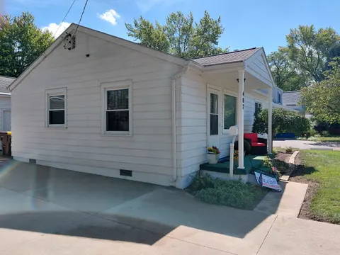 407 S Wood Street, Chesaning MI 48616 photo 3