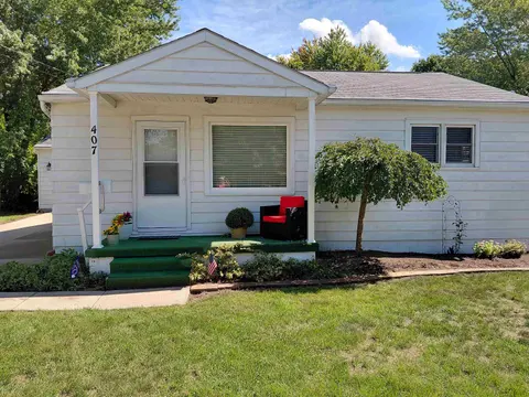 407 S Wood Street, Chesaning MI 48616 photo 4
