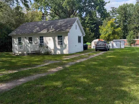 1570 Schust Road, Saginaw MI 48604 home for sale