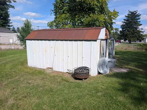 1570 Schust Road, Saginaw MI 48604 photo 4