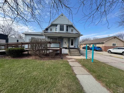 2911 Court Street, Saginaw MI 48602 multi-family property for sale