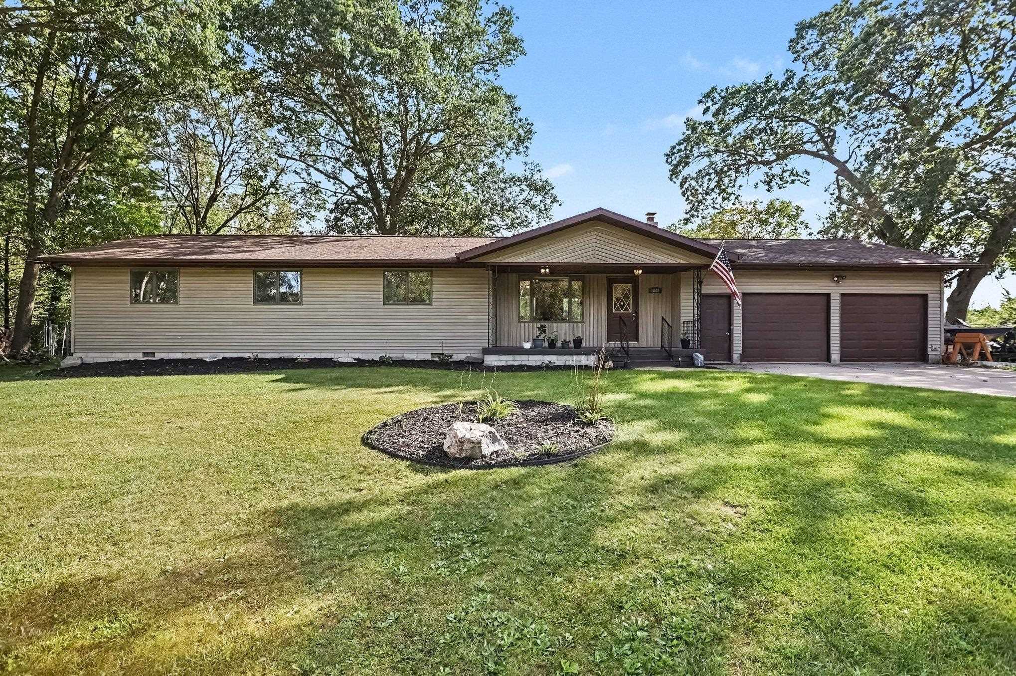 1888 E Erickson Road, Pinconning MI 48650 photo 1