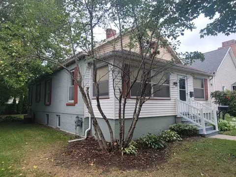 302 Fitzhugh Street, Bay City MI 48708 photo 2
