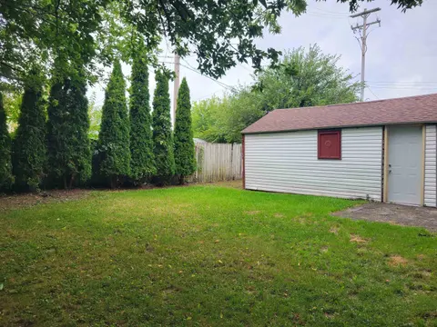 302 Fitzhugh Street, Bay City MI 48708 photo 3