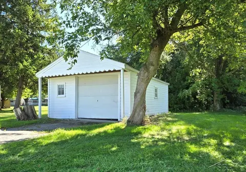 3715 Shattuck Road, Saginaw MI 48603 photo 3