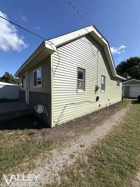 595 S River Road, Saginaw MI 48609 photo 3