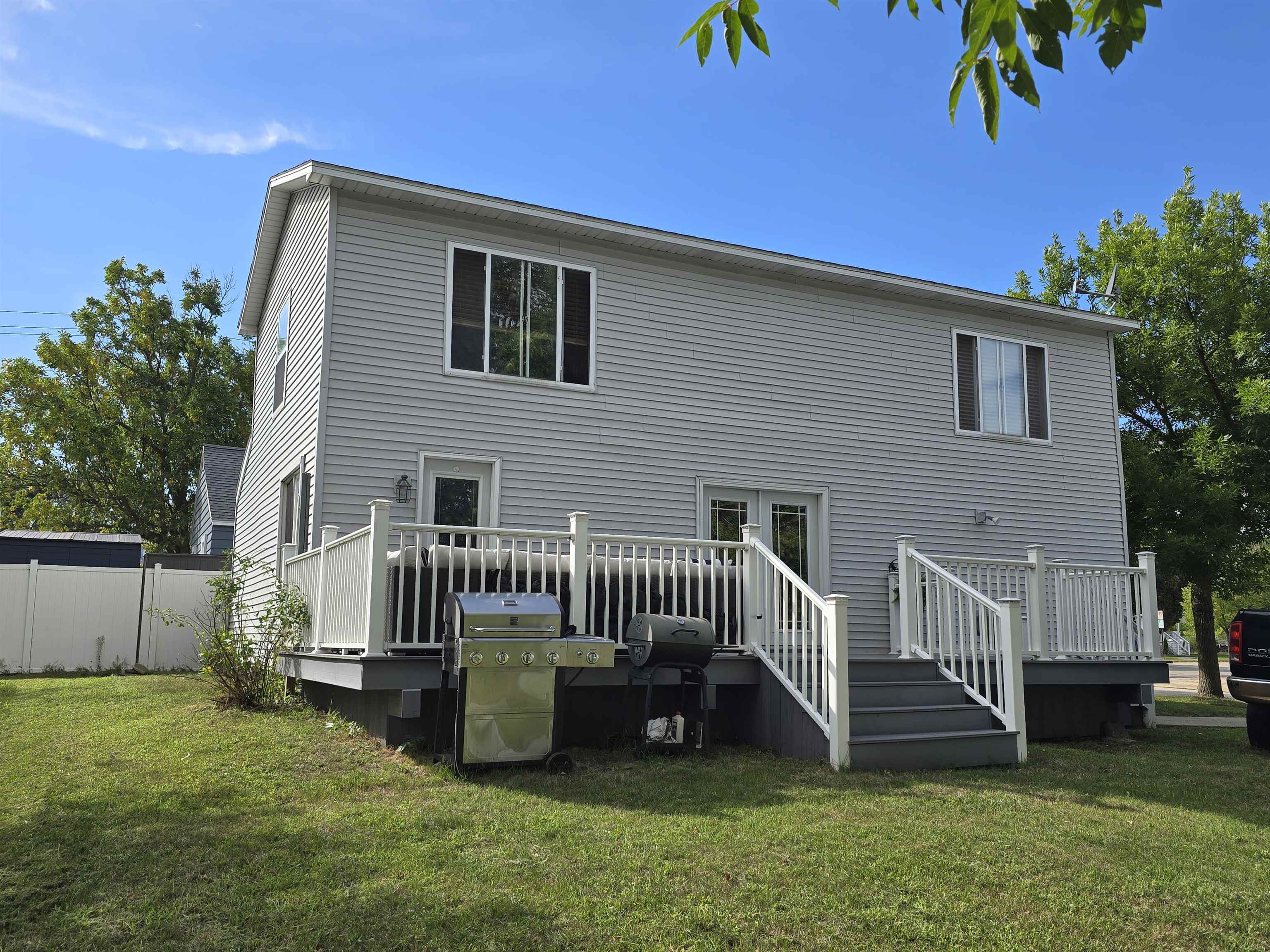 702 E Jane Street, Bay City MI 48706 photo 1