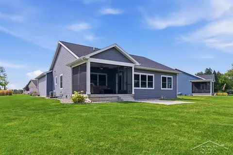 6215 Diamond View, Midland MI 48642 photo 2