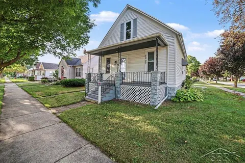 2007 18th Street, Bay City MI 48708 photo 2