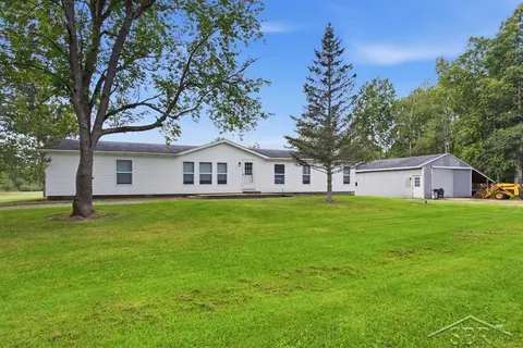 4849 N Skenes Road, Sanford MI 48657 home for sale