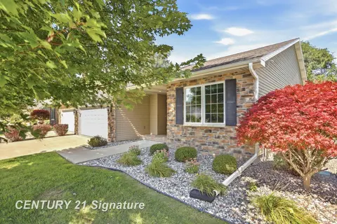 3014 Mackinaw Meadows Drive, Saginaw MI 48603 photo 2