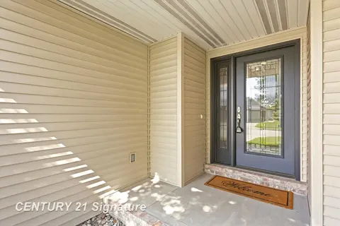 3014 Mackinaw Meadows Drive, Saginaw MI 48603 photo 5