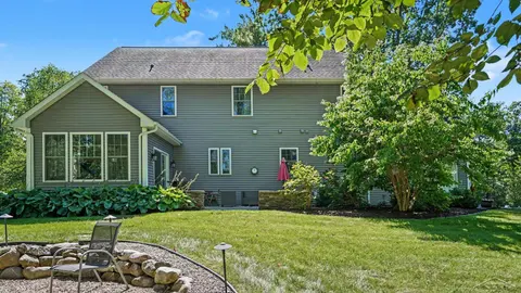 2785 E Iron Woods Pass Drive, Midland MI 48642 photo 3