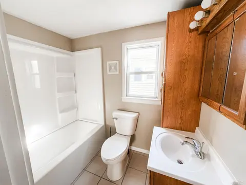 508.5 N Catherine Street, Bay City MI 48706 photo 5