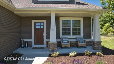2083 N Harvest Circle, Midland MI 48642 photo 3