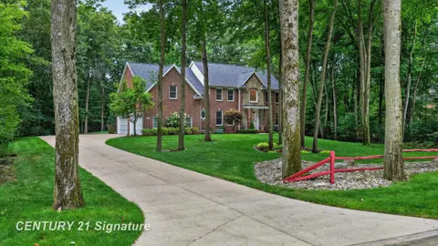 2384 E Cardinal Drive, Midland MI 48642 home for sale