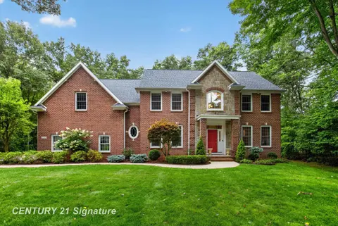 2384 E Cardinal Drive, Midland MI 48642 photo 3