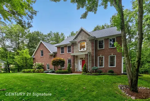 2384 E Cardinal Drive, Midland MI 48642 photo 4