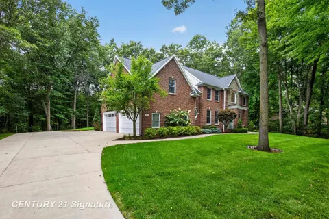 2384 E Cardinal Drive, Midland MI 48642 photo 5