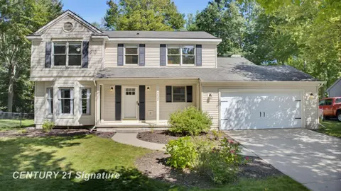 5628 Bloomfield Drive, Midland MI 48642 home for sale
