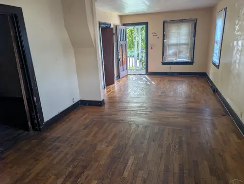 2307 S Niagara Street, Saginaw MI 48602 photo 2