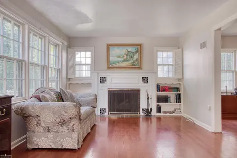 1010 N Washington Street, Owosso MI 48867 photo 2
