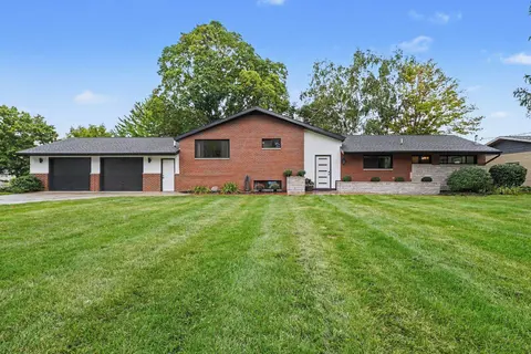 3149 W Riverview Drive, Bay City MI 48706 photo 2